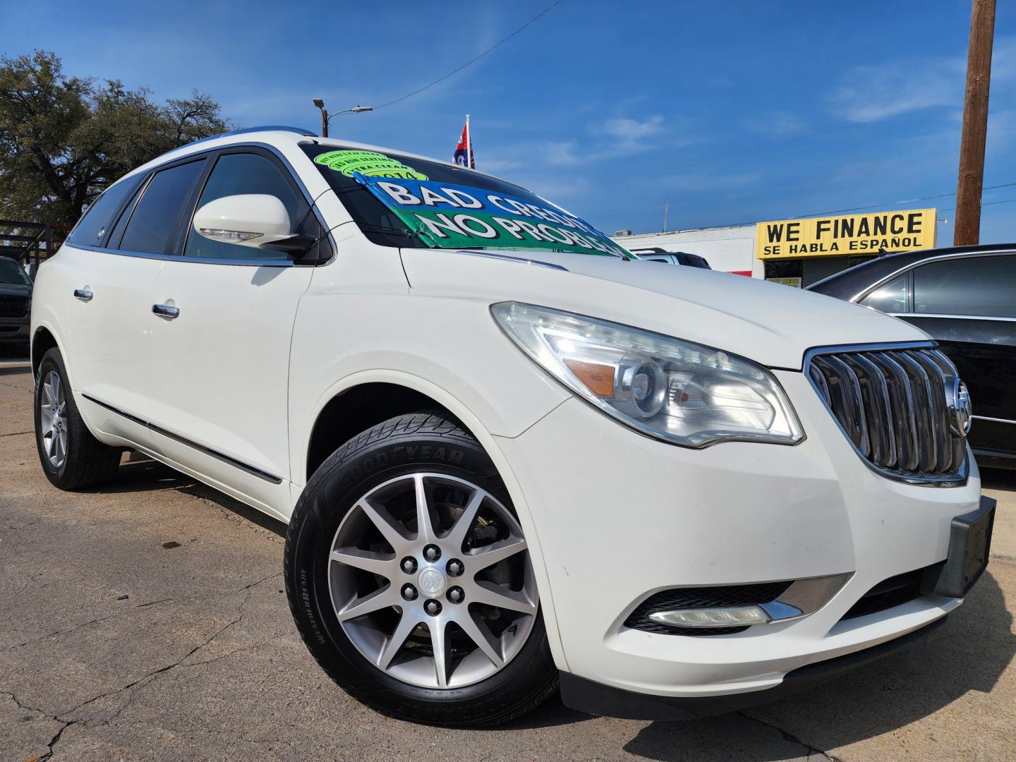 2014 WHITE Buick Enclave Leather (5GAKRBKD2EJ) with an 3.6L V6 DOHC 24V engine, 6-Speed Automatic Overdrive transmission, located at 2660 S.Garland Avenue, Garland, TX, 75041, (469) 298-3118, 32.885387, -96.656776 - Photo#0